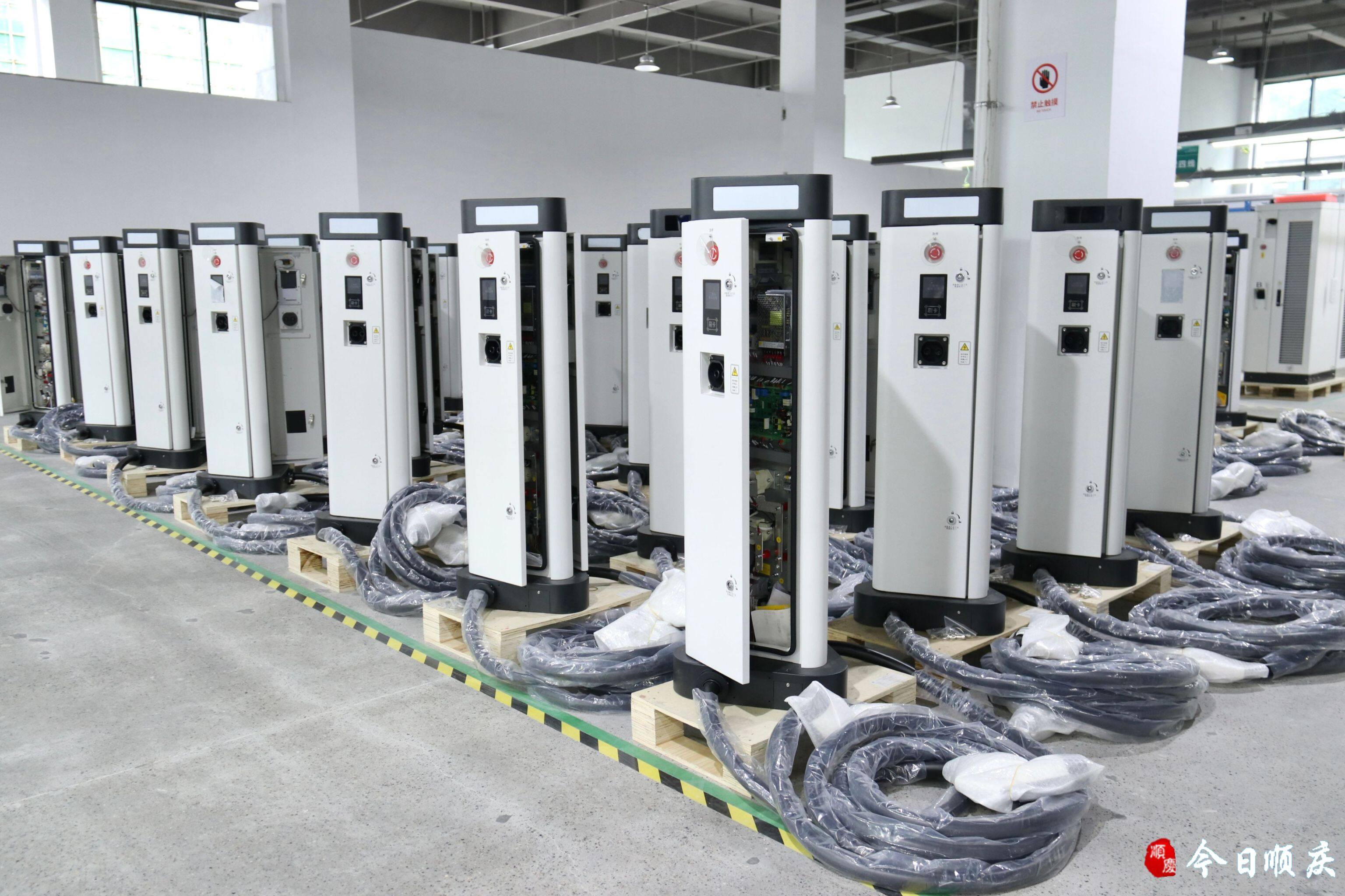 赋力新能源汽车 南充绿能加速生产充电桩